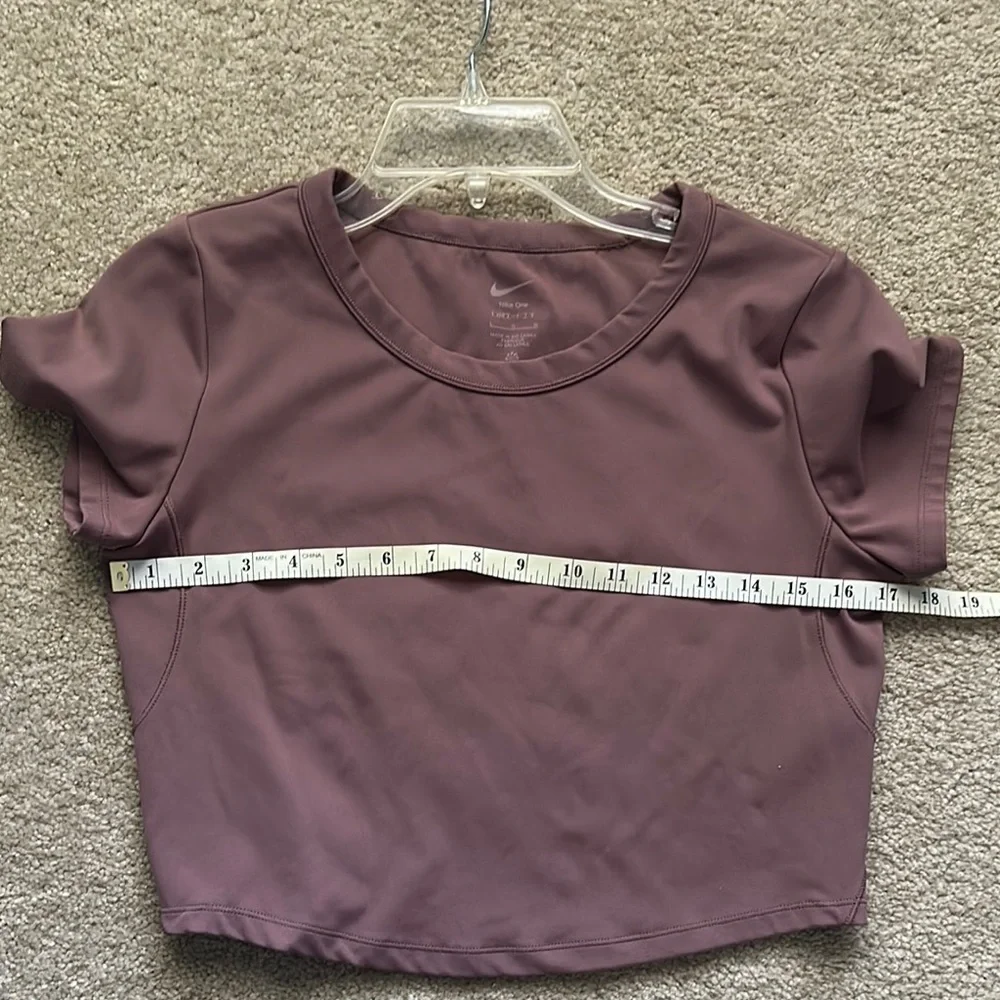 Nike Dri-FIT Short-Sleeve Cropped Top Smoked Mauve Women’s Large